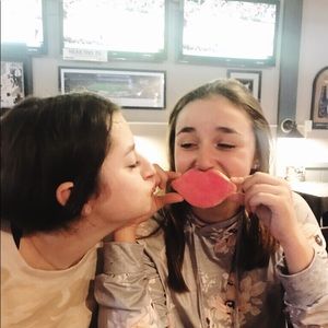 Meet your Posher, Taytaylor